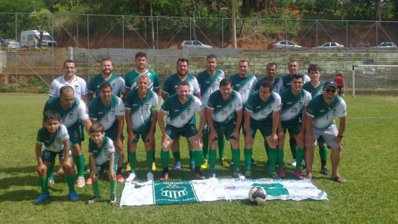 Jogo entre Entrefolhenses Ausentes x Presentes completa 10 anos com festa especial